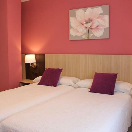 Hostal Casa Abascal 포사다 데 발데온 외부 사진