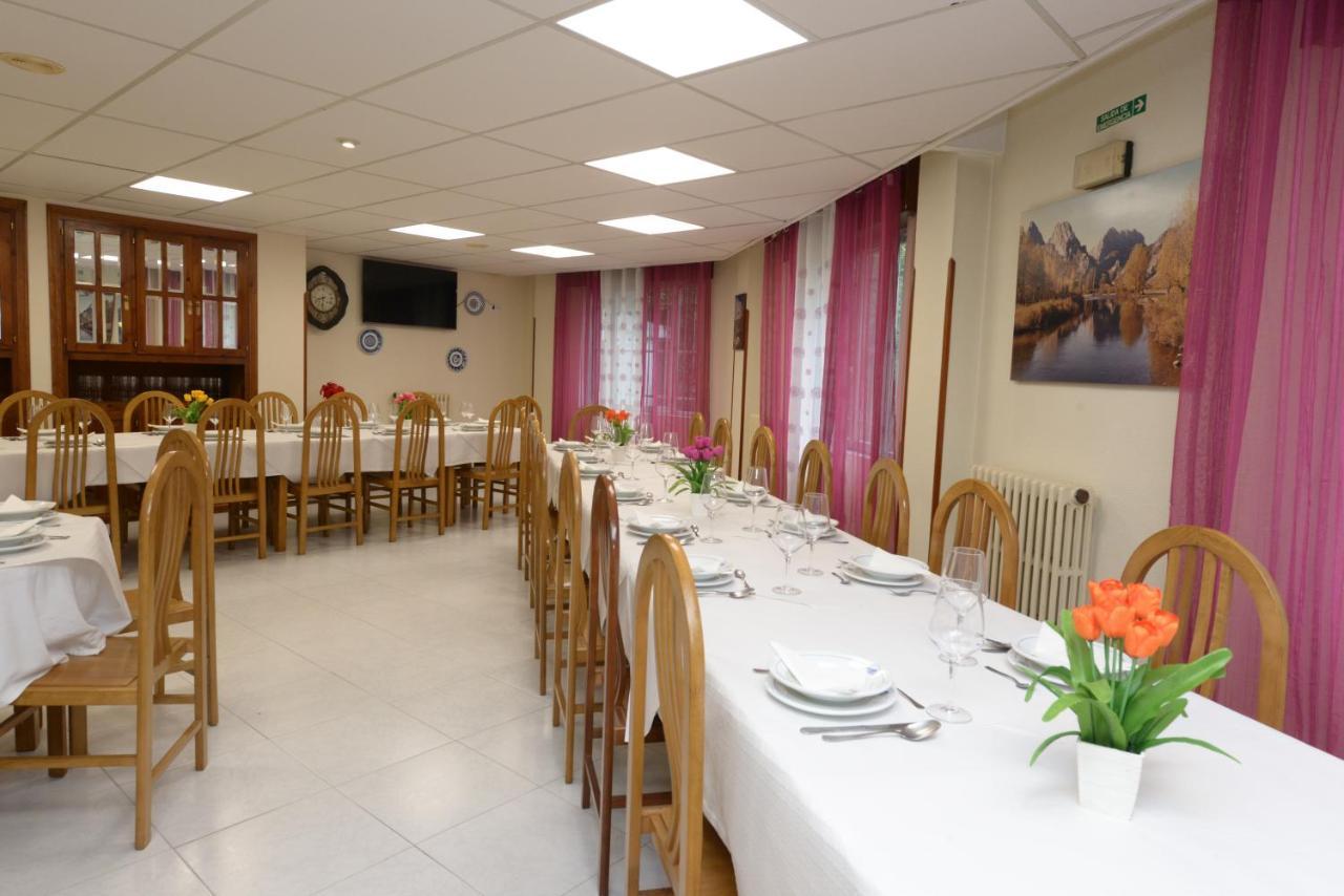 Hostal Casa Abascal 포사다 데 발데온 외부 사진