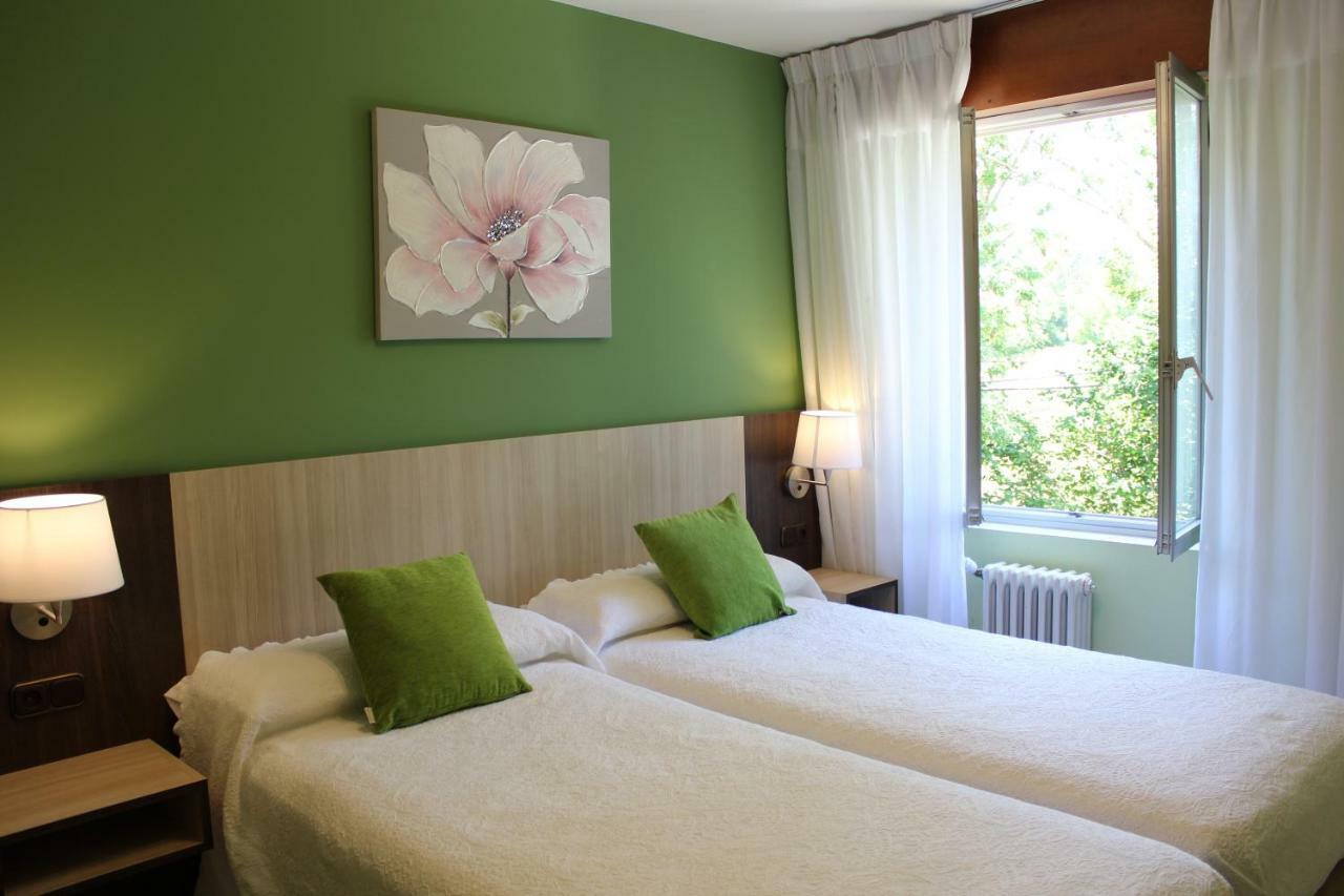Hostal Casa Abascal 포사다 데 발데온 외부 사진
