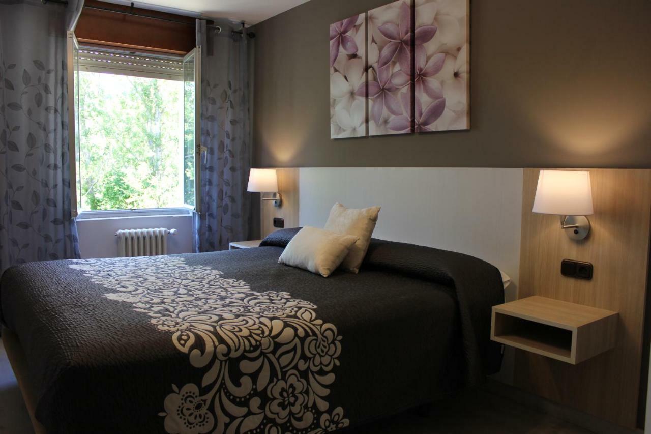 Hostal Casa Abascal 포사다 데 발데온 외부 사진