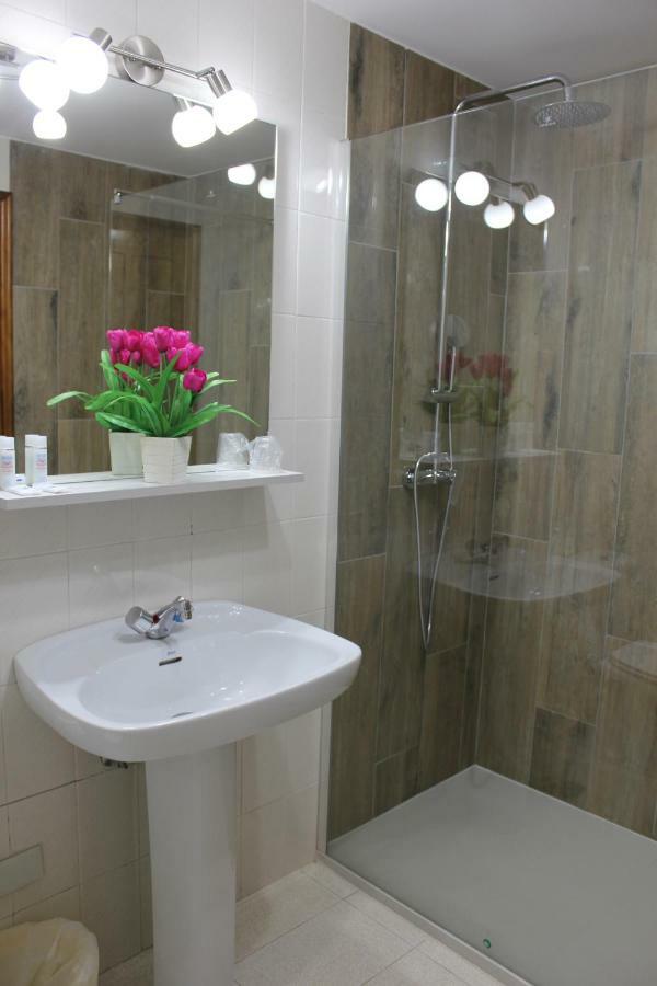 Hostal Casa Abascal 포사다 데 발데온 외부 사진