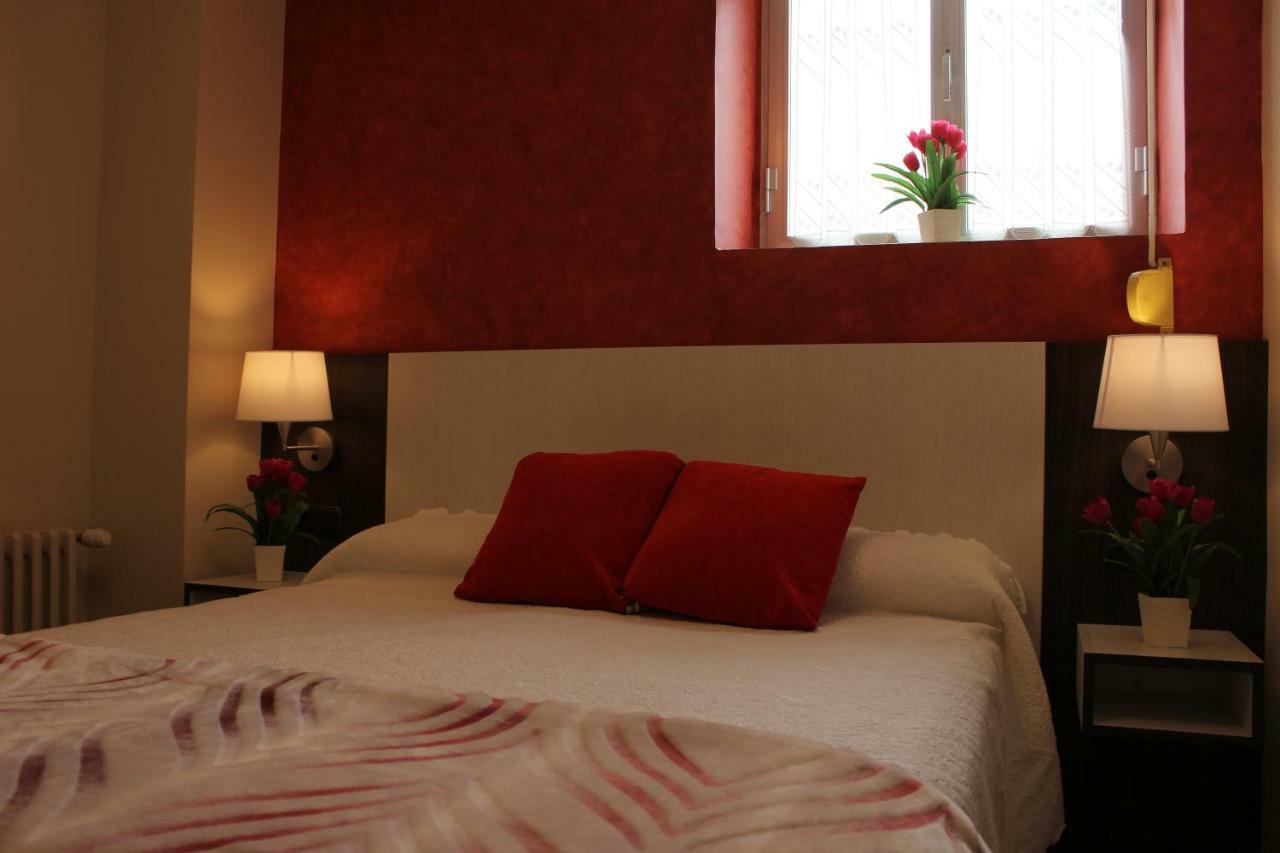 Hostal Casa Abascal 포사다 데 발데온 외부 사진